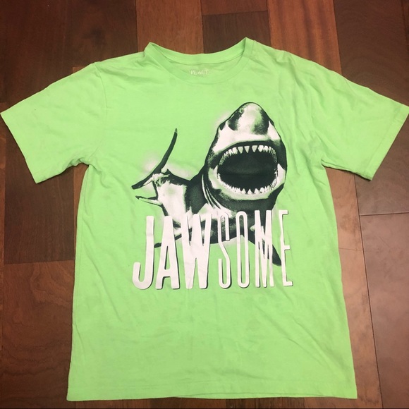 Children’s place shark green T-shirt sz xxl